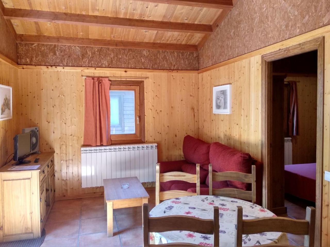 Camping Casa Fausto Cerca De Dinopolis Formiche Alto 外观 照片
