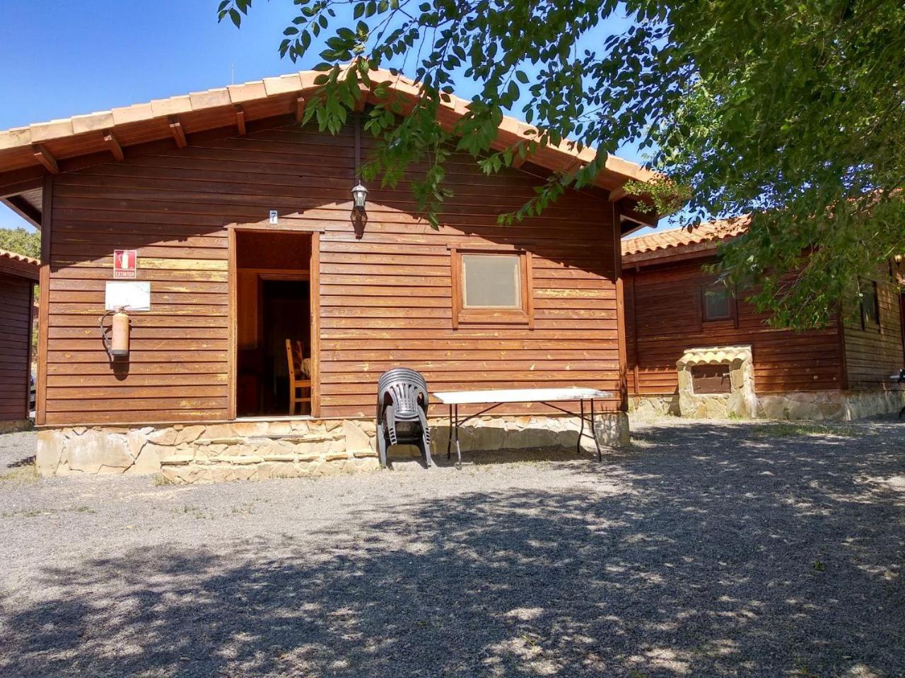 Camping Casa Fausto Cerca De Dinopolis Formiche Alto 外观 照片